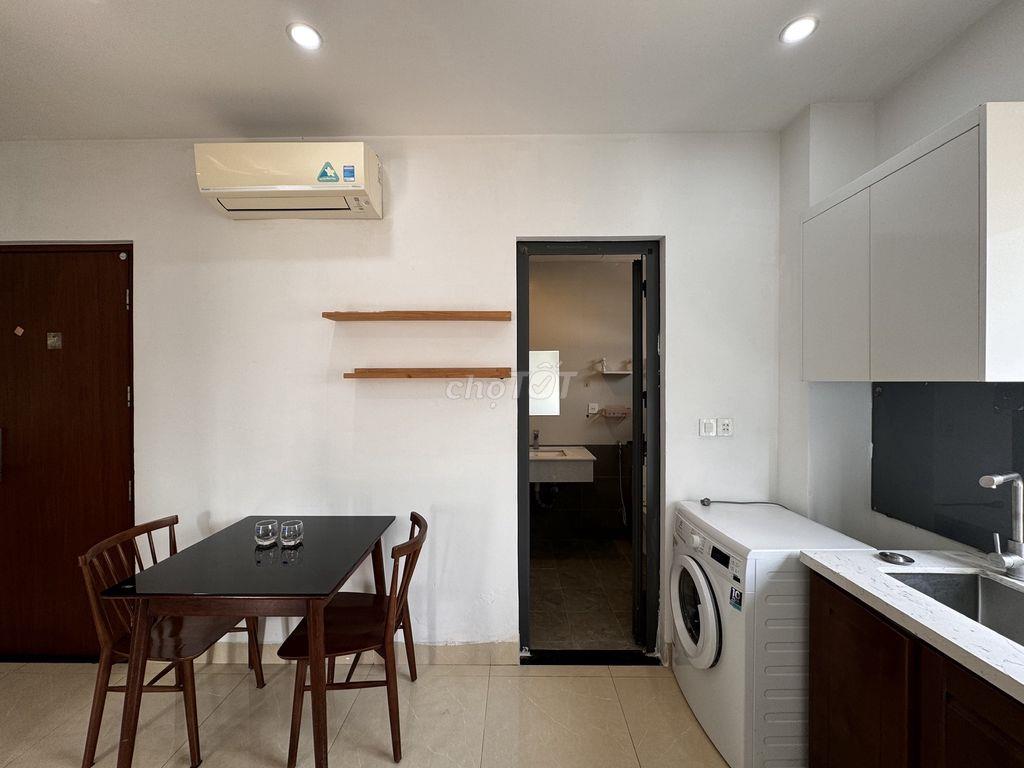 Cho thuê căn hộ 1 phòng ngủ, 50m2, ban công rộng, tầng 2, gần biển