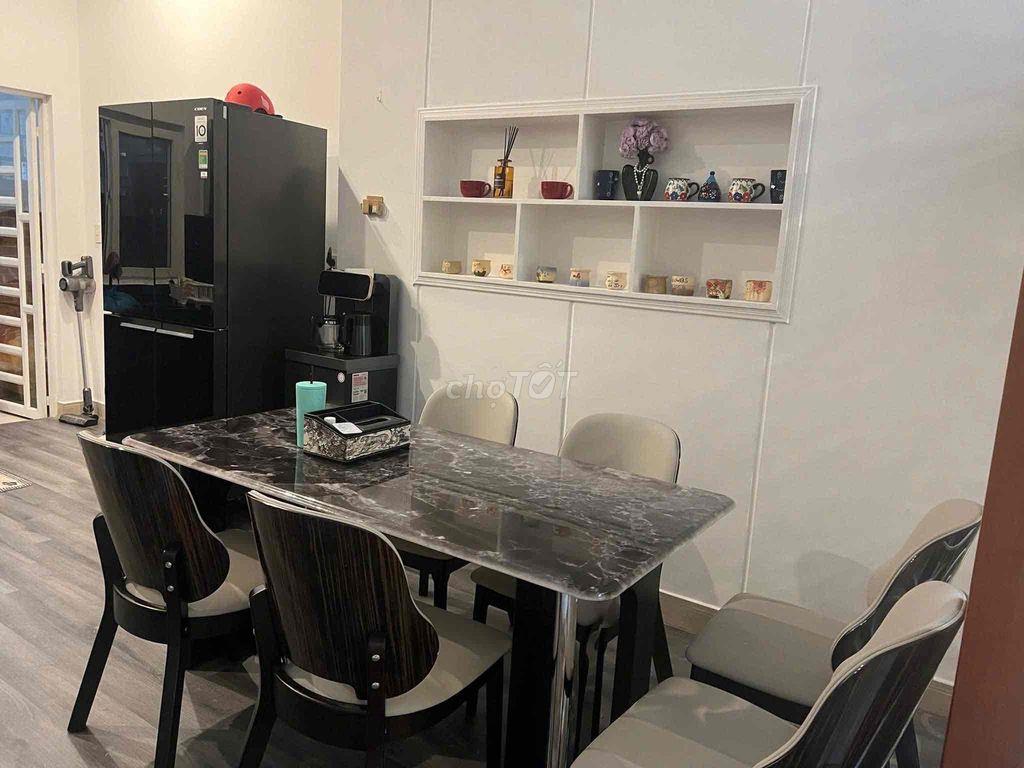 Cho thuê nhà 3 tầng mặt tiền đường 7m5 Ỷ Lan Nguyên Phi, Đà Nẵng