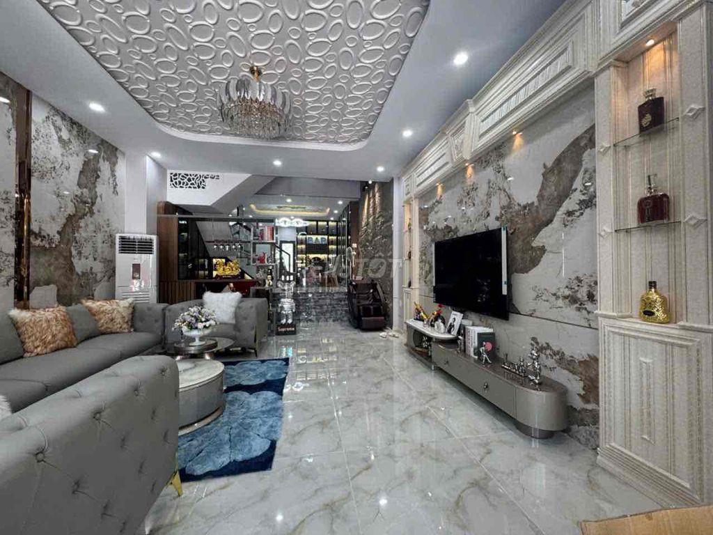 Nhà 3 tầng full nội thất cao cấp diện tích sàn 282m2