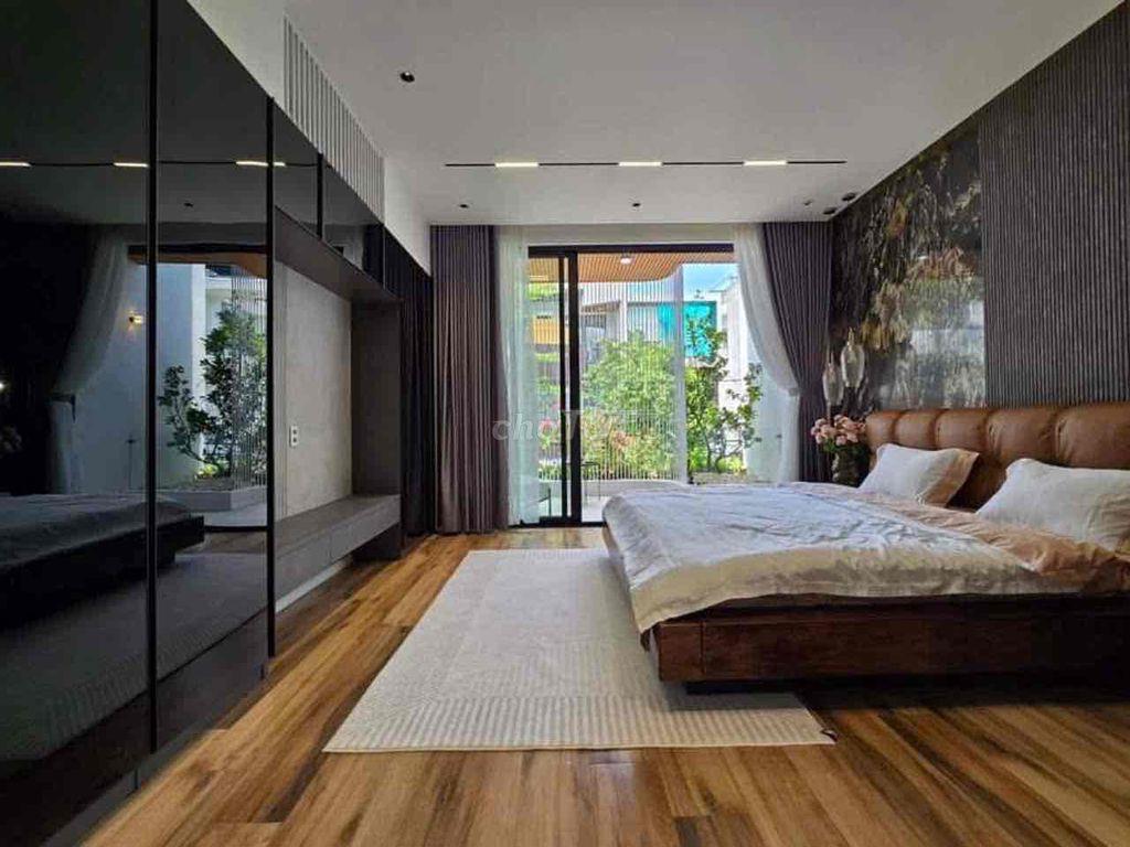 Nhà 3 tầng 4 phòng ngủ Hướng Tây Nam cần bán tại Hoà Xuân