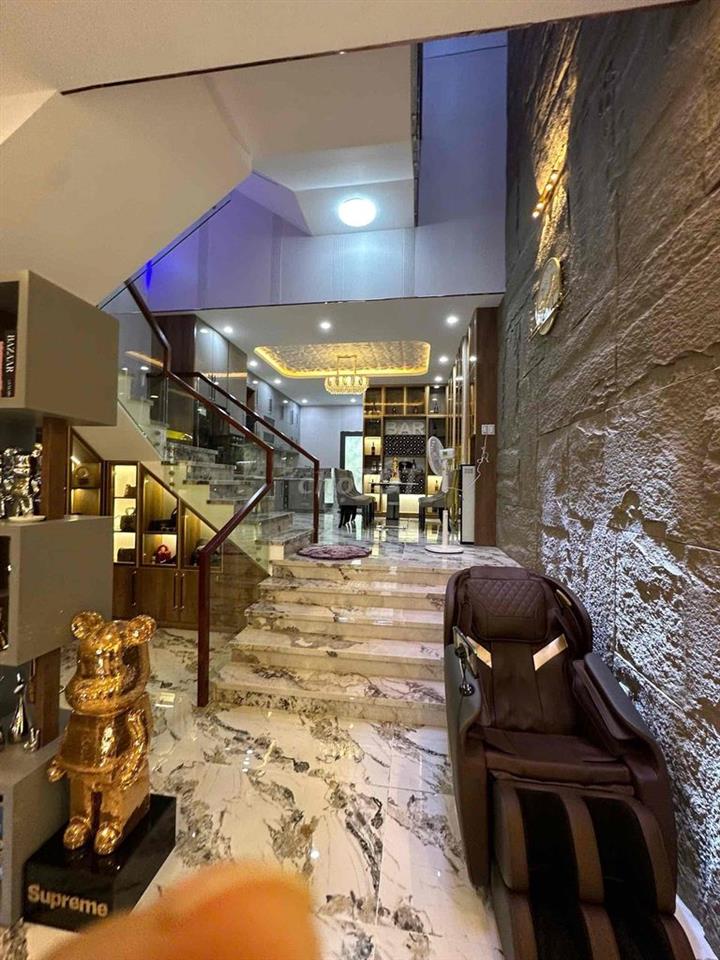 Cho thuê nhà 3 tầng Hoà Xuân full nội thất