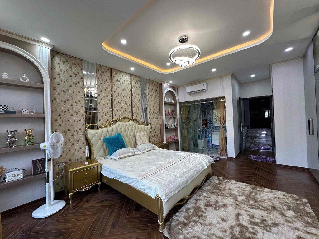 Cho thuê nhà 3 tầng Hoà Xuân full nội thất