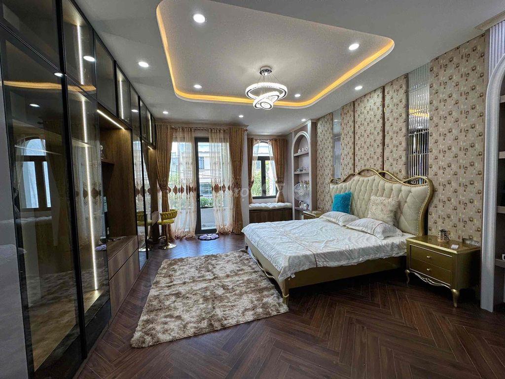 Cho thuê nhà 3 tầng Hoà Xuân full nội thất