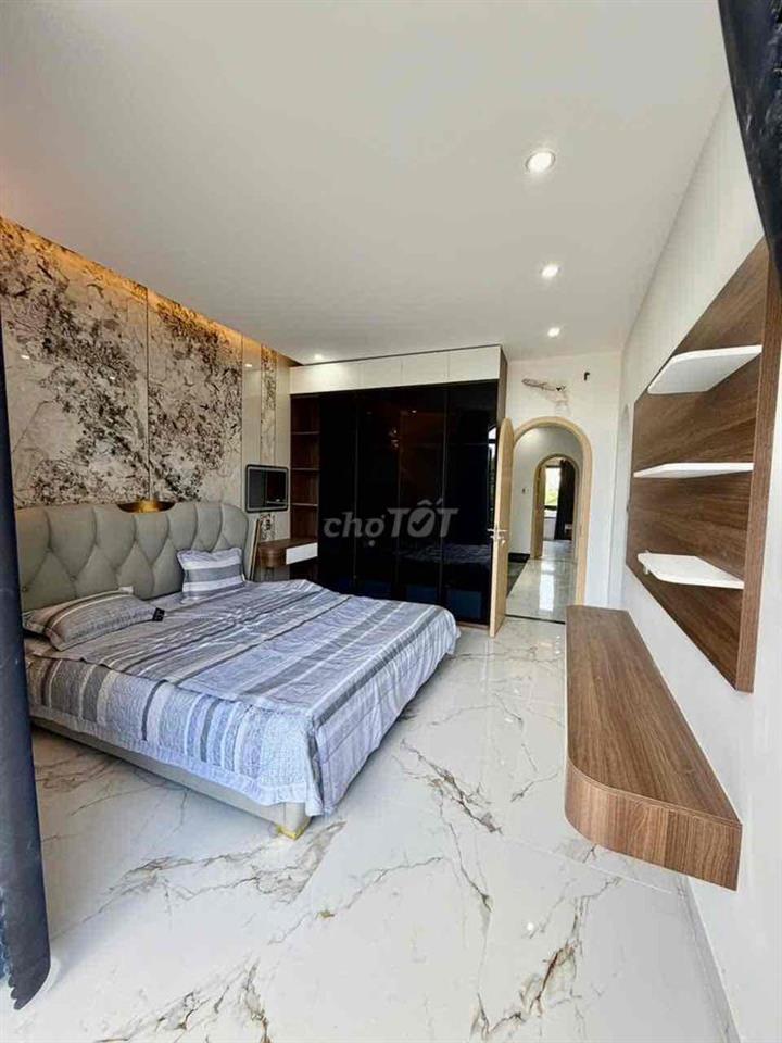 Cho thuê nhà 3 tầng 4 phòng ngủ Hoà Xuân Hoàng Châu Ký