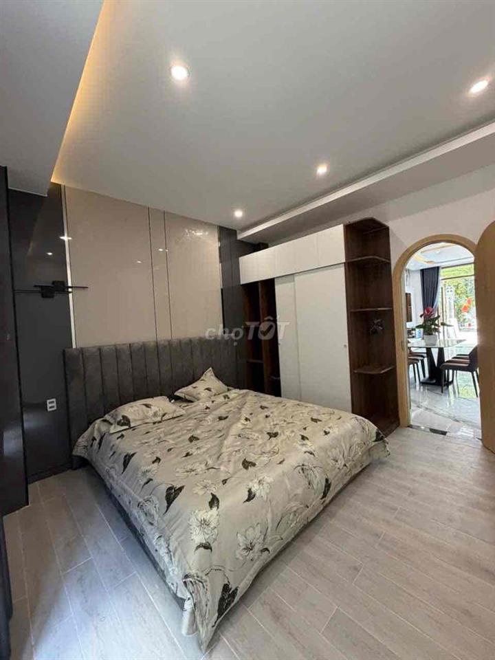 Cho thuê nhà 3 tầng 4 phòng ngủ Hoà Xuân Hoàng Châu Ký