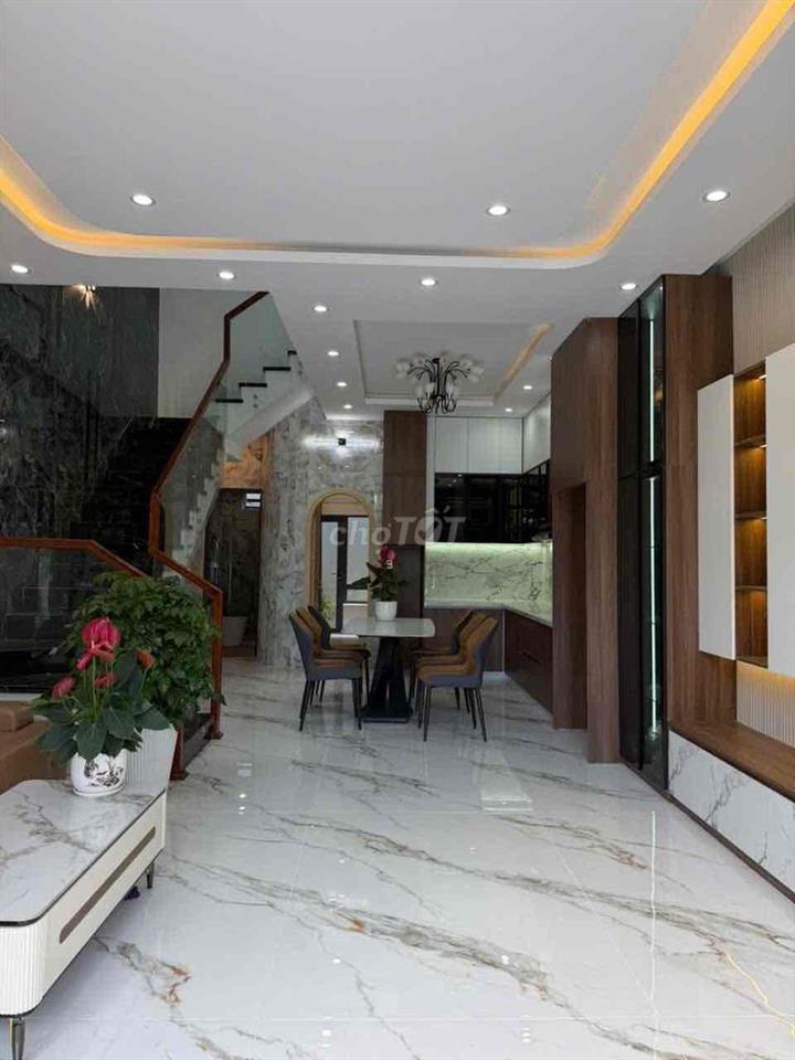 Cho thuê nhà 3 tầng 4 phòng ngủ Hoà Xuân Hoàng Châu Ký