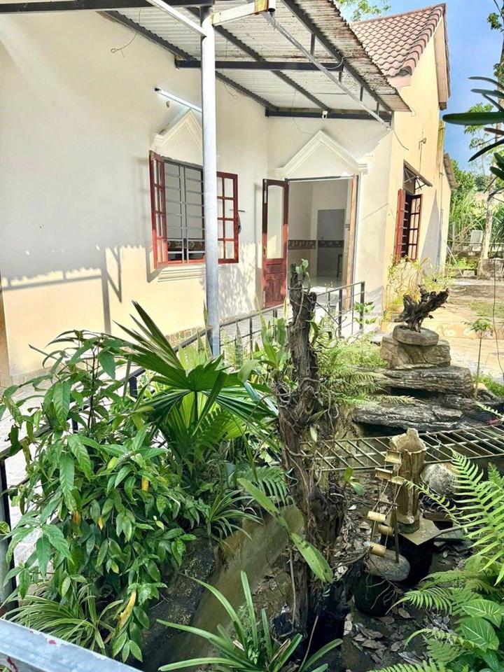  NHÀ NGUYÊN CĂN SÂN VƯỜN RỘNG 300M² – GẦN BÀ NÀ