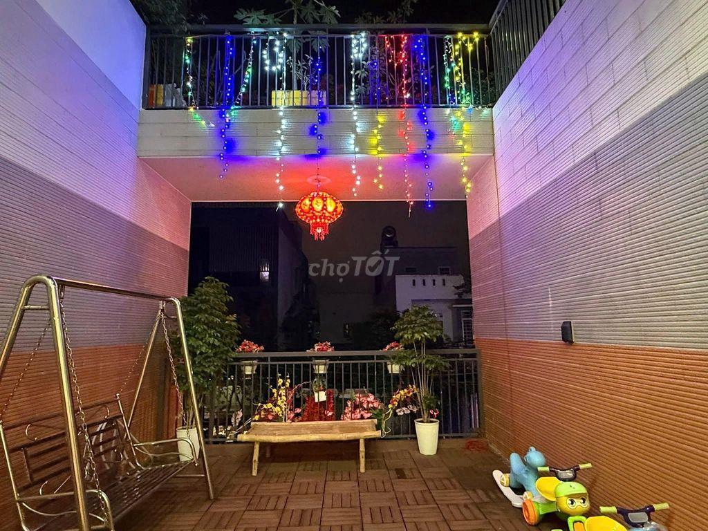 Nhà Nguyên Căn Hiện Đại Gần Trường Chinh | Yên Tĩnh | Sân Chơi Trẻ Em