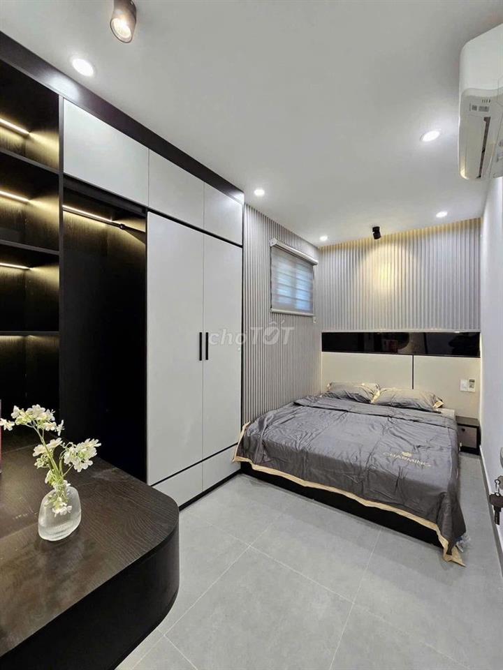 Nhà Nguyên Căn Trung Tâm 3PN Cực Xinh Đường Trưng Nữ Vương