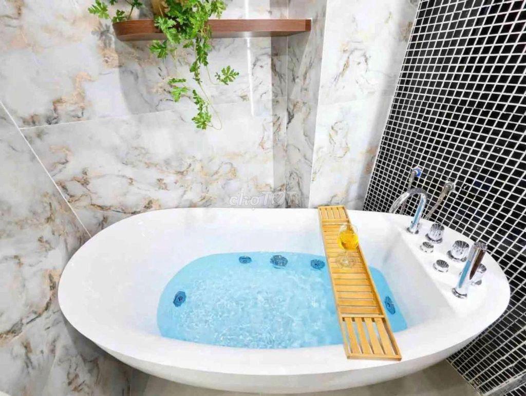 Nhà Mặt Tiền Trung Tâm Hải Châu|Ngang Hơn 11m| Dòng Tiền 100tr/tháng