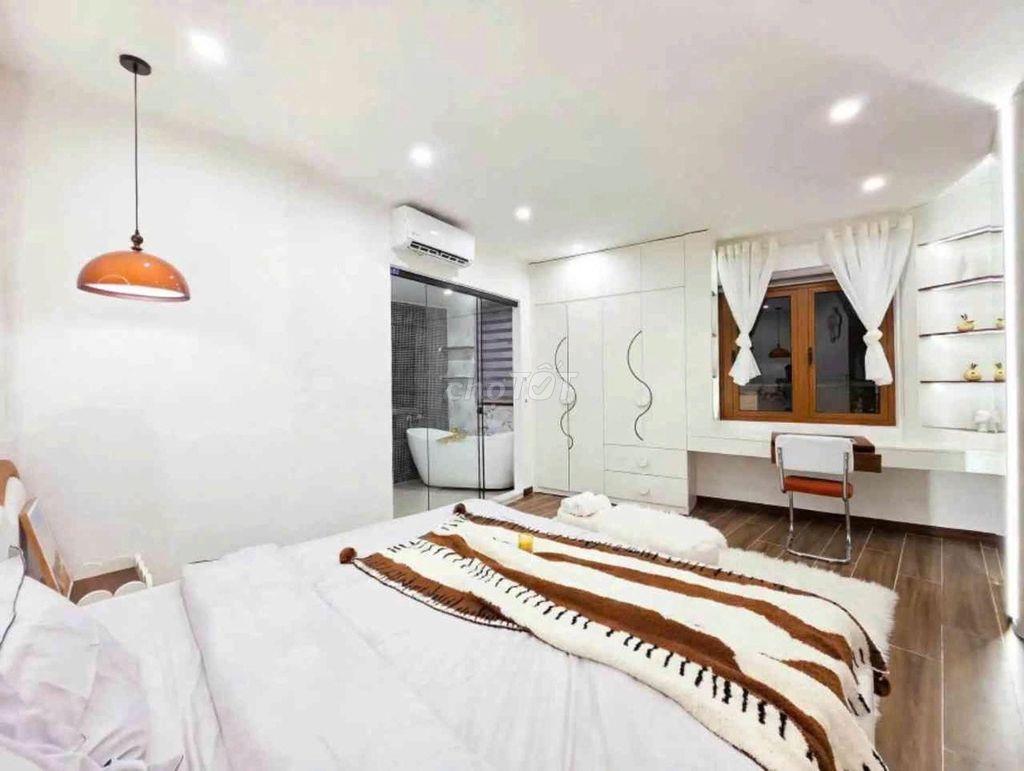 Nhà Mặt Tiền Trung Tâm Hải Châu|Ngang Hơn 11m| Dòng Tiền 100tr/tháng