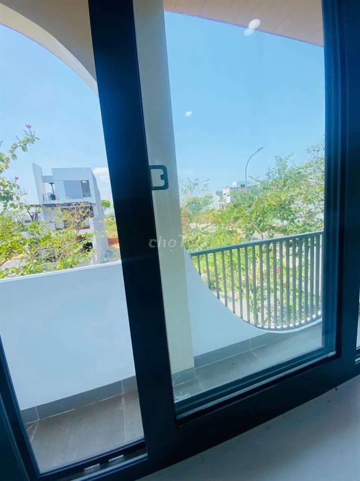CHO THUÊ CĂN HỘ 1 PHÒNG NGỦ NGAY GẦN FPT COMPLEX