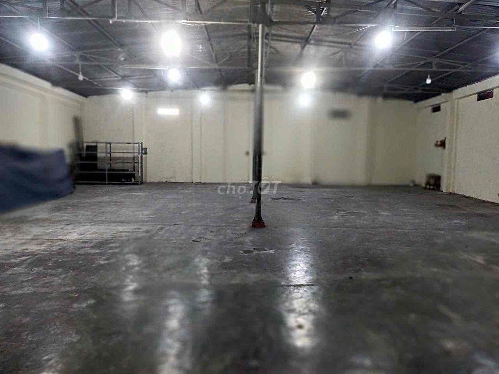 🔥 CHO THUÊ KHO HOÀNG VĂN THÁI – 400M²