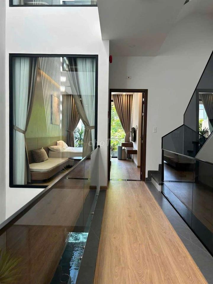 RẤT ĐẸP- CHO THUÊ NHÀ 3 TẦNG: ĐƯỜNG NƯỚC MẶN - HỒ BƠI - 4 phòng - 5wc
