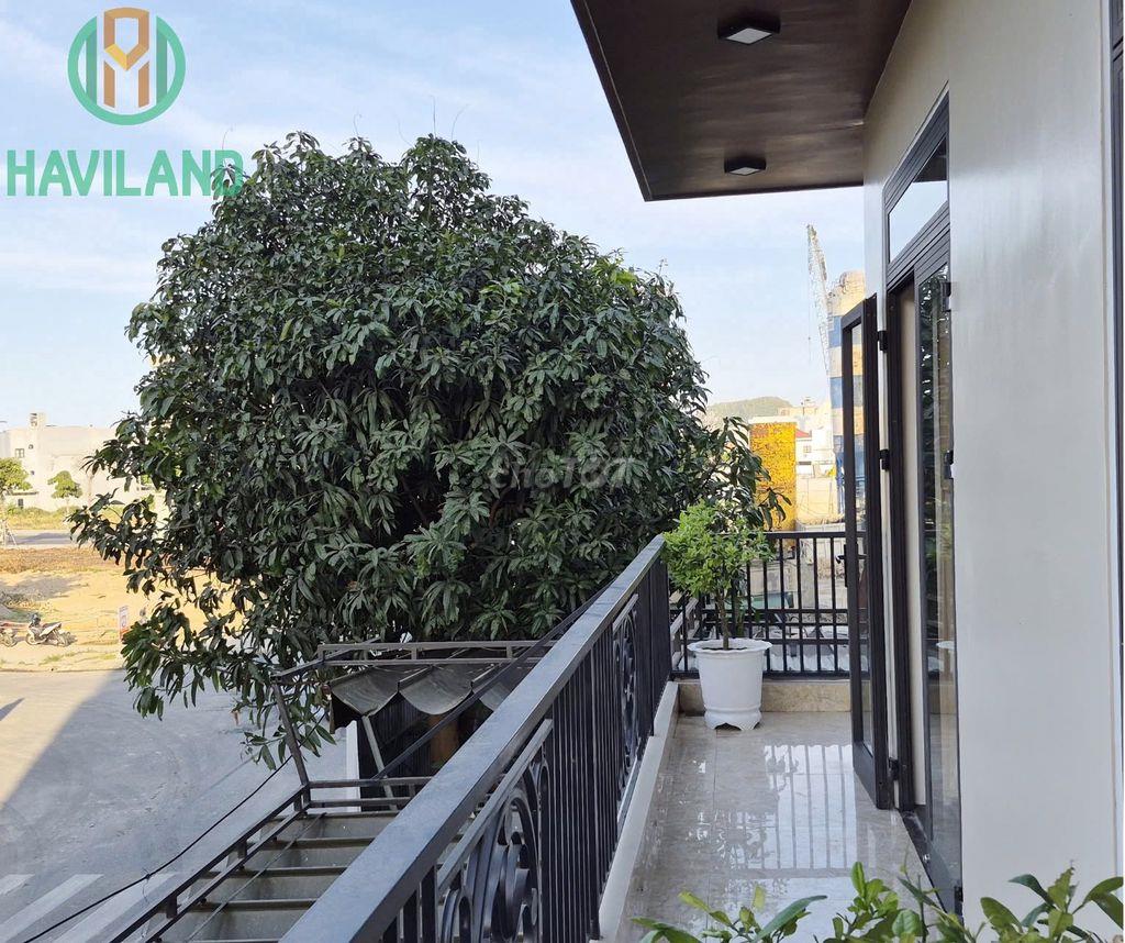 STUDIO BAN CÔNG SIÊU THOÁNG NGAY SÁT CẦU MINH MẠNG