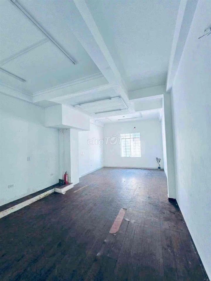 CHO THUÊ NHÀ 4 TẦNG MẶT TIỀN ĐƯỜNG HÀM NGHI NGANG 4m5