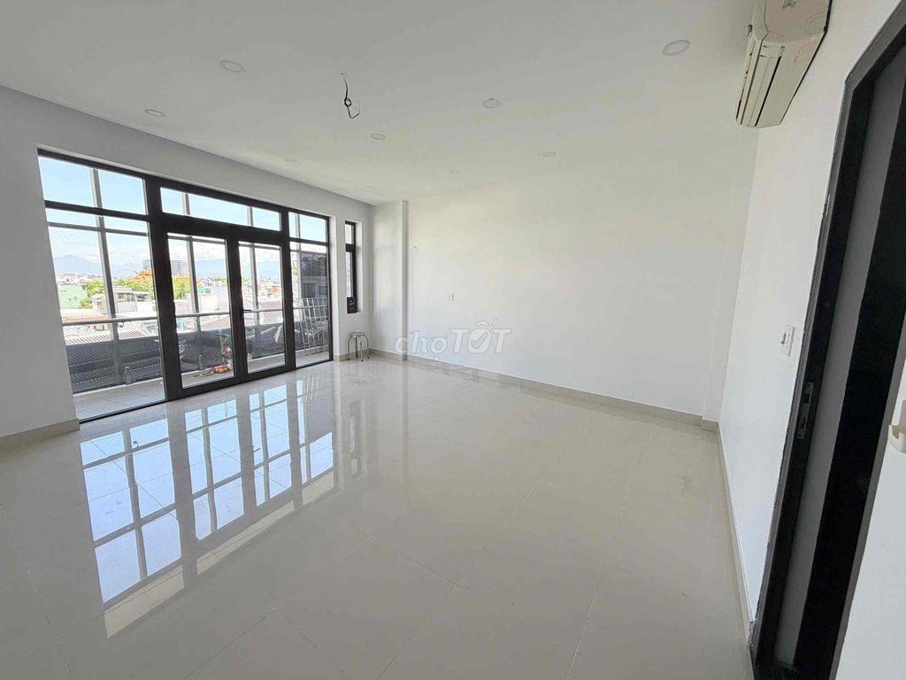 Cho thuê nhà 5 tầng mặt tiền TRIỆU NỮ VƯƠNG ngang 6m5