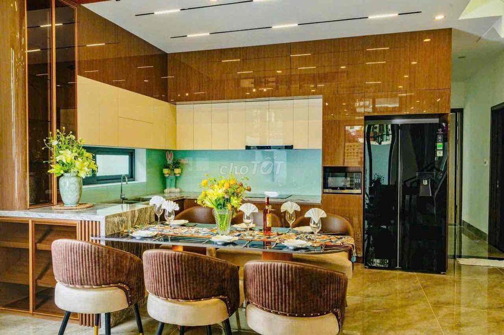 Cho thuê biệt thự 3 tầng 2 mặt tiền NGUYỄN SƠN