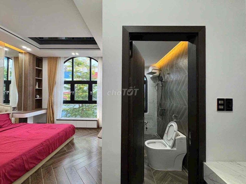 Cho thuê nhà 4 tầng Kiệt 4m Trần Cao Vân - Gần Lê Độ - Gần Bãi Tắm Hà