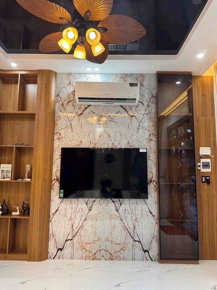 Cho thuê nhà 4 tầng Kiệt 4m Trần Cao Vân - Gần Lê Độ - Gần Bãi Tắm Hà