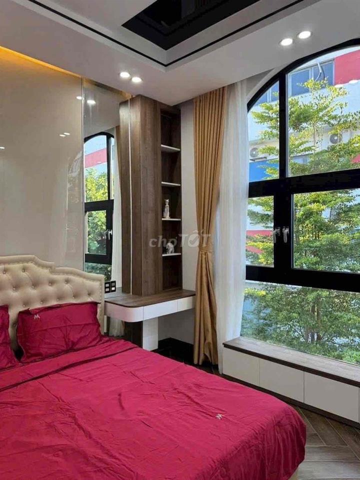 Cho thuê nhà 4 tầng Kiệt 4m Trần Cao Vân - Gần Lê Độ - Gần Bãi Tắm Hà