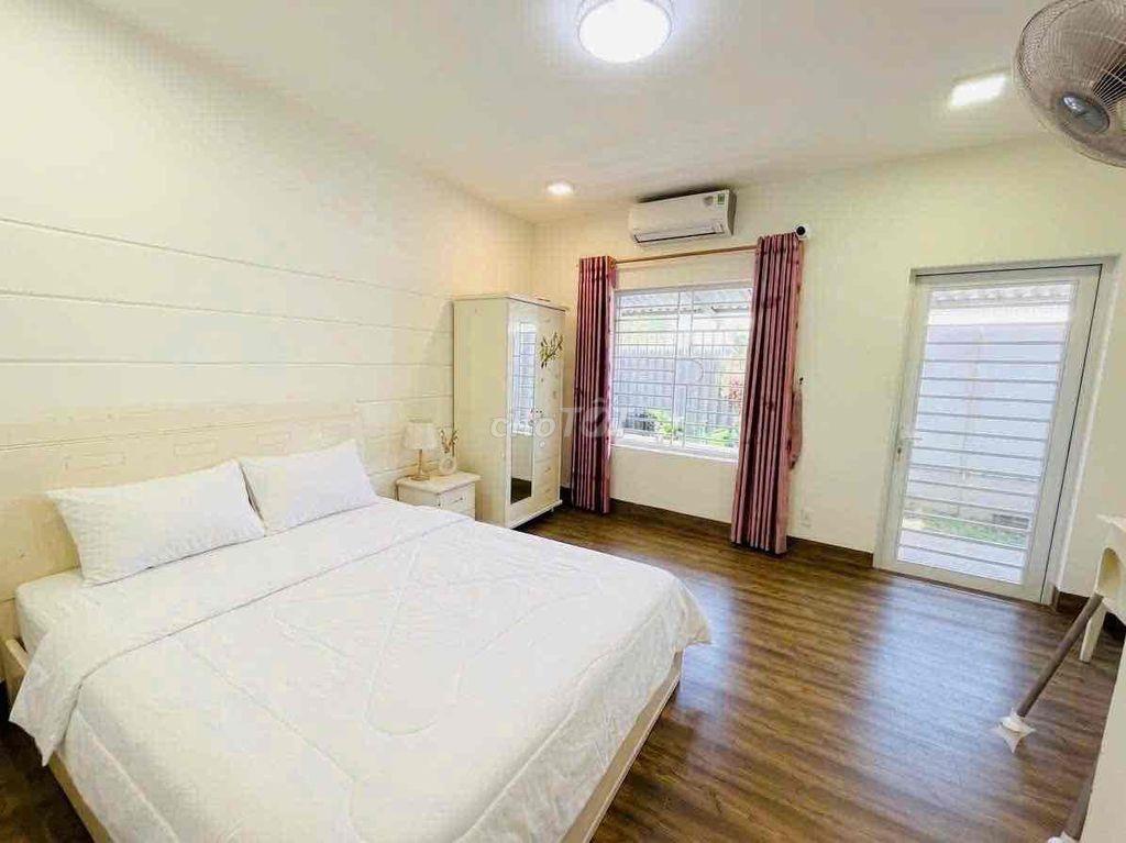 Cho thuê nhà 3 tầng mặt tiền Khuê Mỹ Đông 7 , 3PN , 3WC