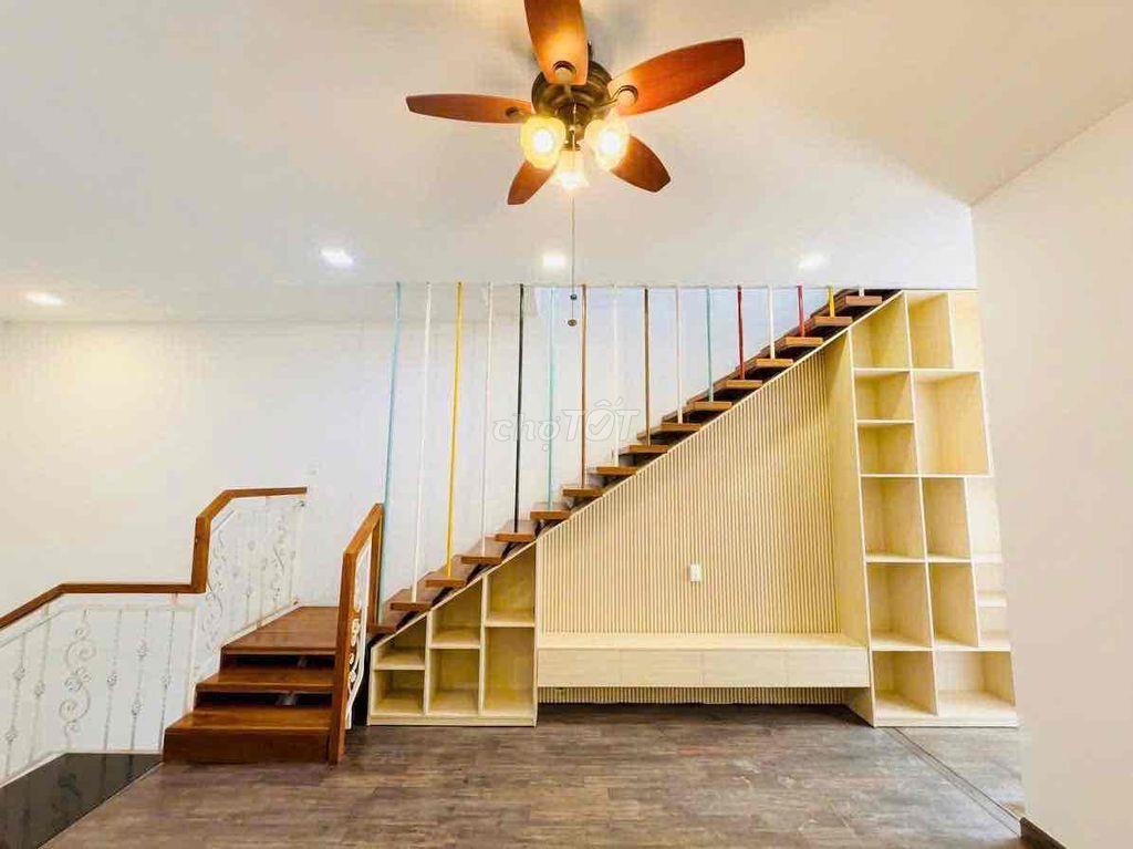 Cho thuê nhà 3 tầng mặt tiền Khuê Mỹ Đông 7 , 3PN , 3WC