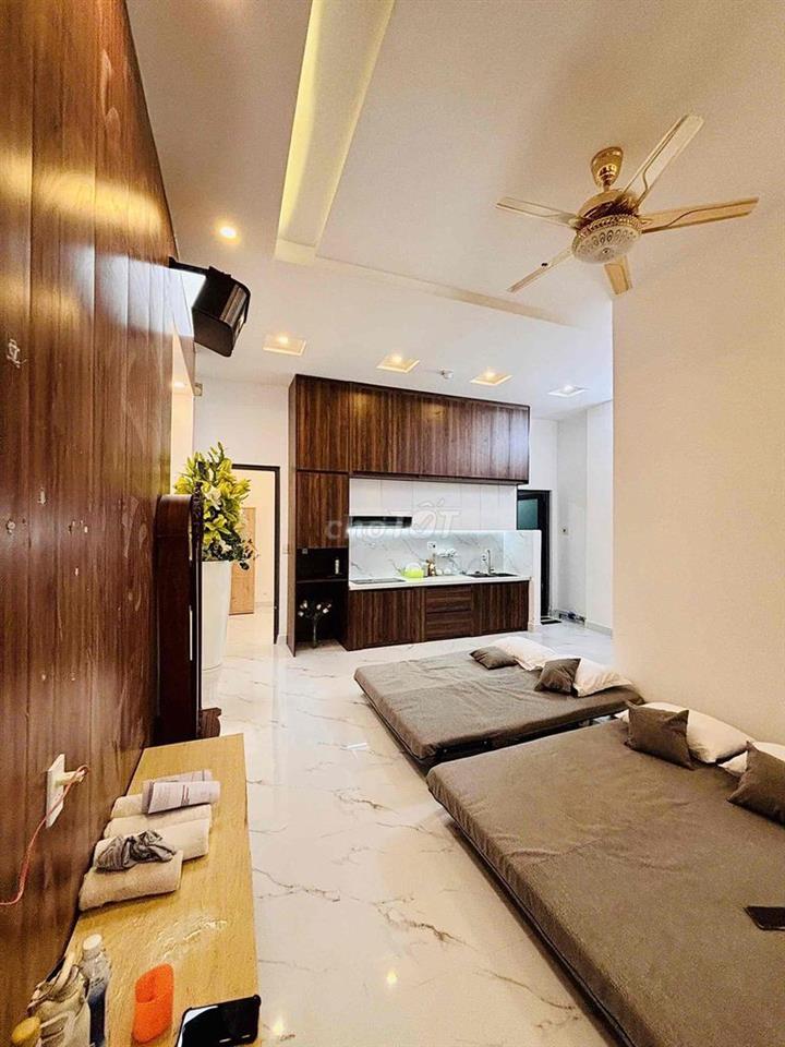 Căn 3 phòng ngủ ở 3-5 người sát đầu cầu Rồng cách biển Mỹ Khê 600 mét