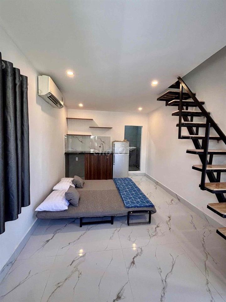 Căn 2 phòng ngủ ở 3-4 người sát đầu cầu Rồng cách biển Mỹ Khê 600 mét