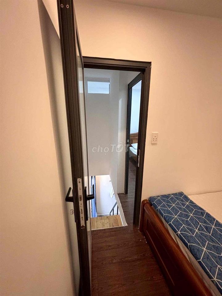 Căn 2 phòng ngủ ở 3-4 người sát đầu cầu Rồng cách biển Mỹ Khê 600 mét