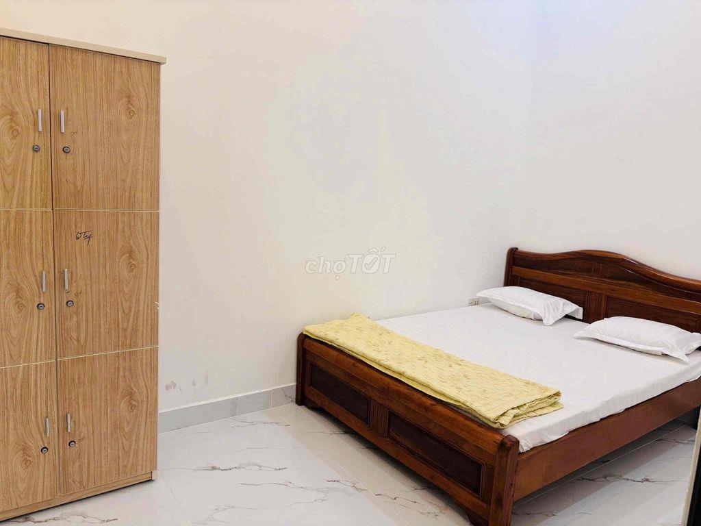 80m2 , 3 phòng ngủ ở 4-6 người. Sát đầu cầu Rồng  biển Mỹ Khê 600 mét