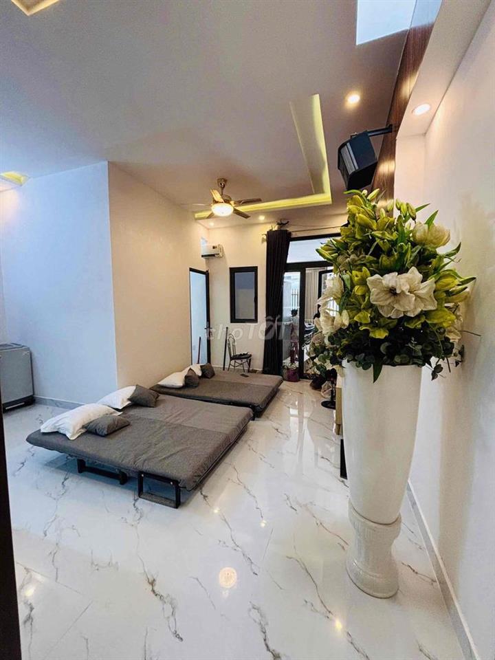 80m2 , 3 phòng ngủ ở 4-6 người. Sát đầu cầu Rồng  biển Mỹ Khê 600 mét