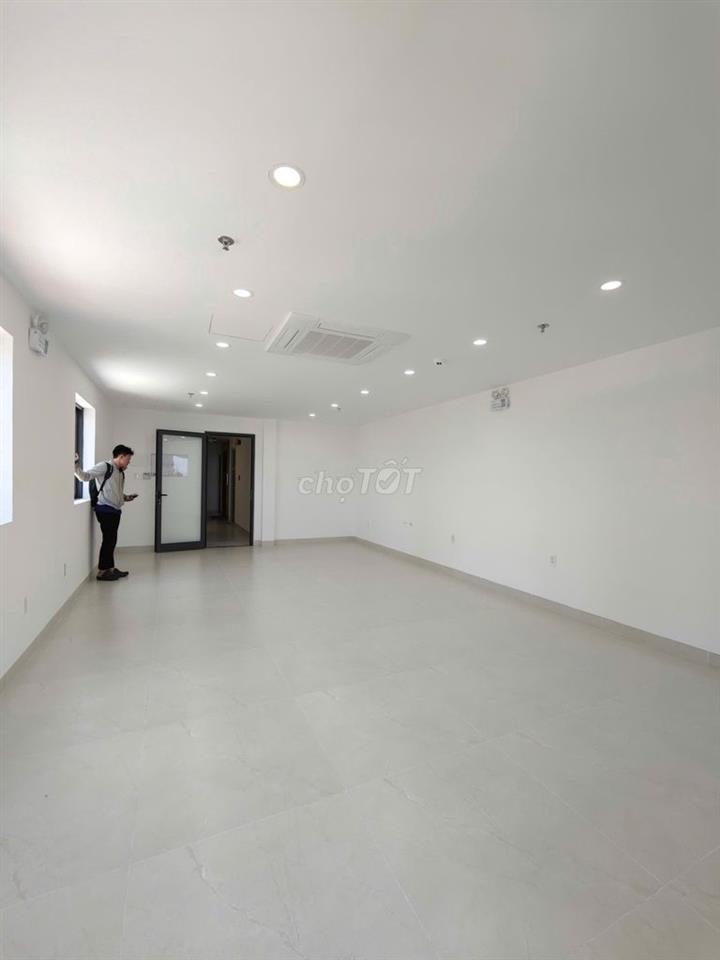 🏢✨ CHO THUÊ VĂN PHÒNG MỚI 100% – HÒA CƯỜNG | ĐƯỜNG 30/4 ✨🏢