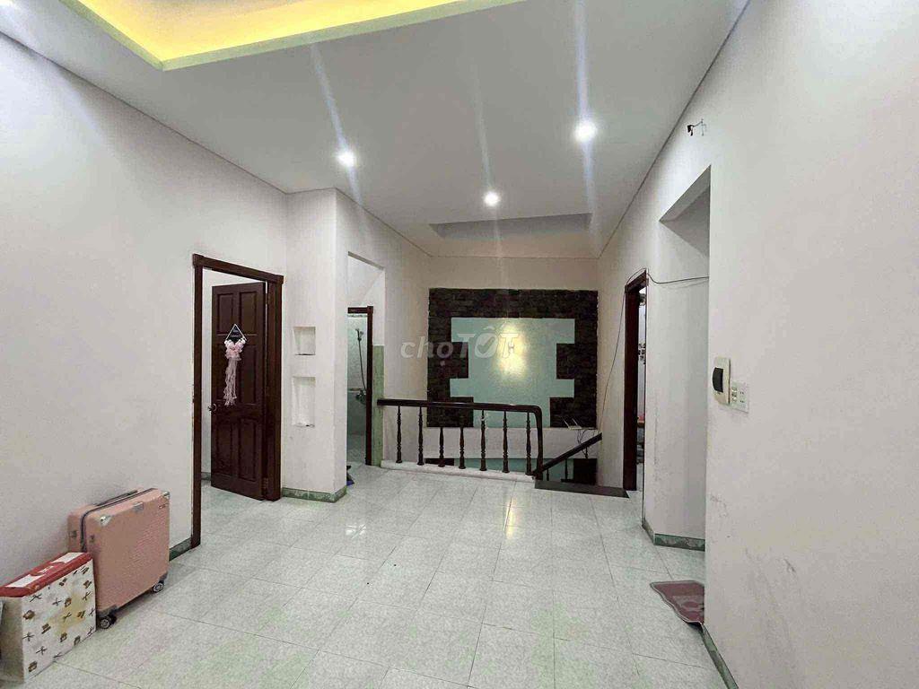 Bán nhà kiệt Hoàng Diệu Hải Châu