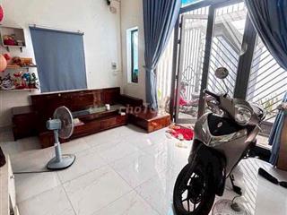 Bán nhà kiệt Tôn Đản Cẩm Lệ