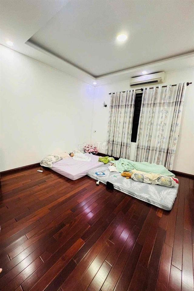 Cho thuê nhà 3 tầng MT Lý Đạo Thành Sơn Trà
