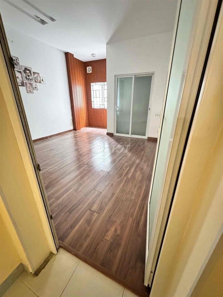 Cho thuê nhà 3 tầng MT Lê Thanh Nghị đoạn kd sầm uất