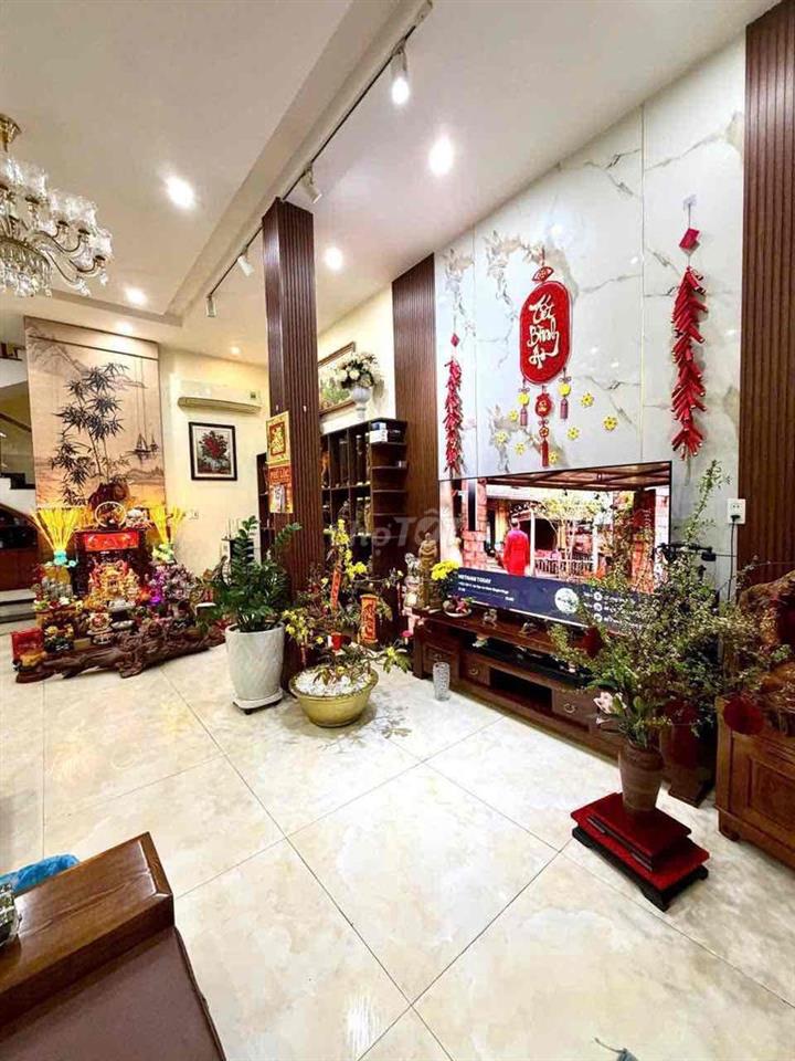 cho thuê nhà 3 tầng mt ngũ hành sơn đoạn kd sầm uất
