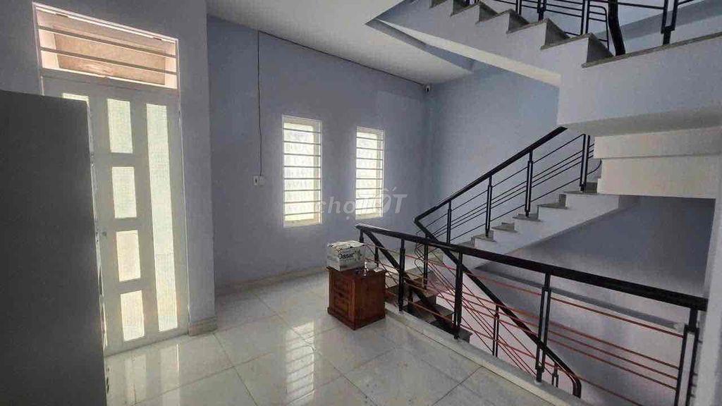 cho thuê nhà 3 tầng mt nguyễn đức trung đường 10m5 kinh doann sầm uất