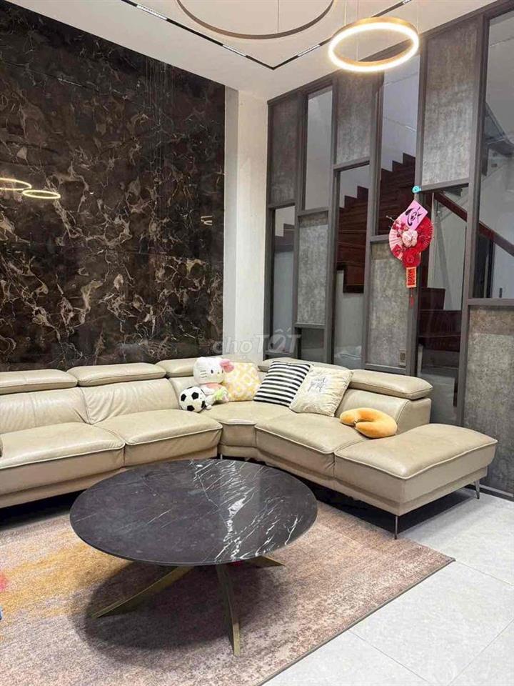 Cho thuê nhà 2 tầng MT Nguyễn Khang Thanh Khê