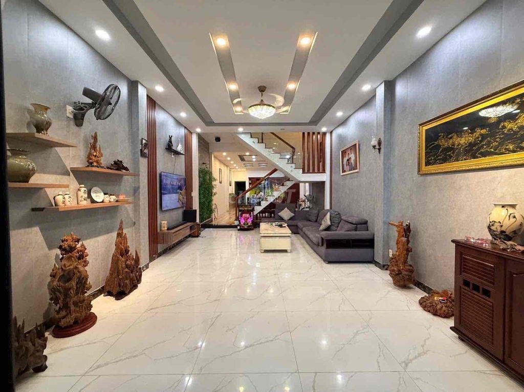 Bán nhà 2 tầng MT Huỳnh Ngọc Huệ đường 10m5 Đoạn KD sầm uất