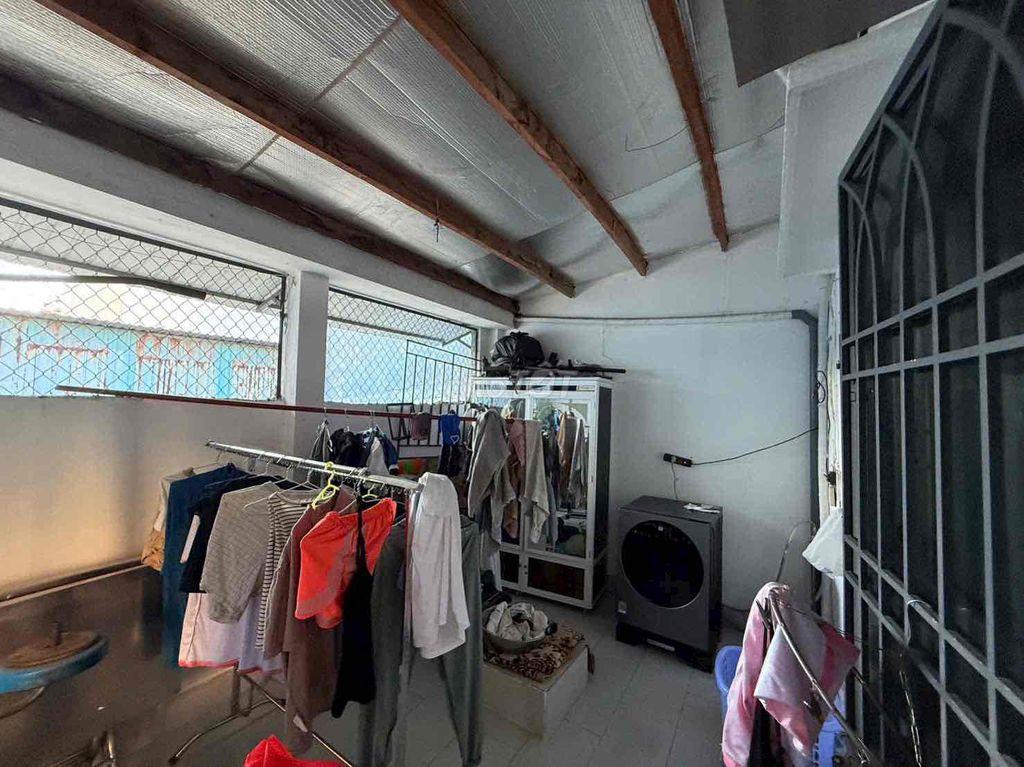 Bán nhà 2 tầng MT Huỳnh Ngọc Huệ đường 10m5 Đoạn KD sầm uất