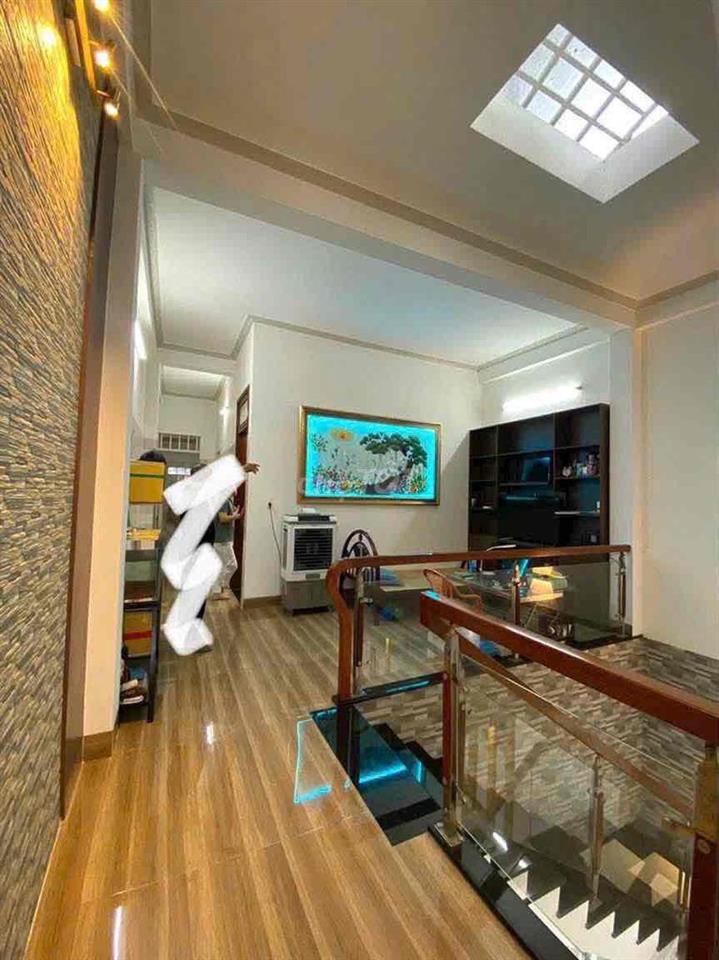Cho  thuê nhà 3 tầng  mt bàu cầu 6 hoà xuân