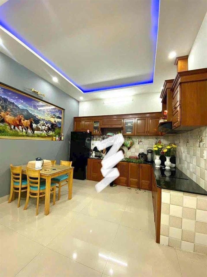 Cho  thuê nhà 3 tầng  mt bàu cầu 6 hoà xuân