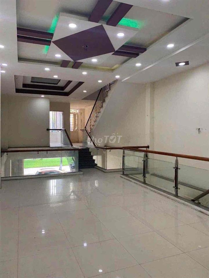 Cho thuê nhà MT Yên Thế Bắc Sơn Đường 15m view Công Viên
