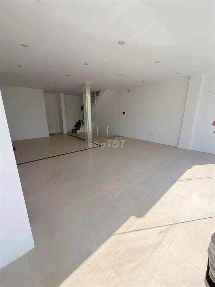 Cho thuê nhà 4 tầng MT Lê Duẩn Đoạn KD Sầm Uất