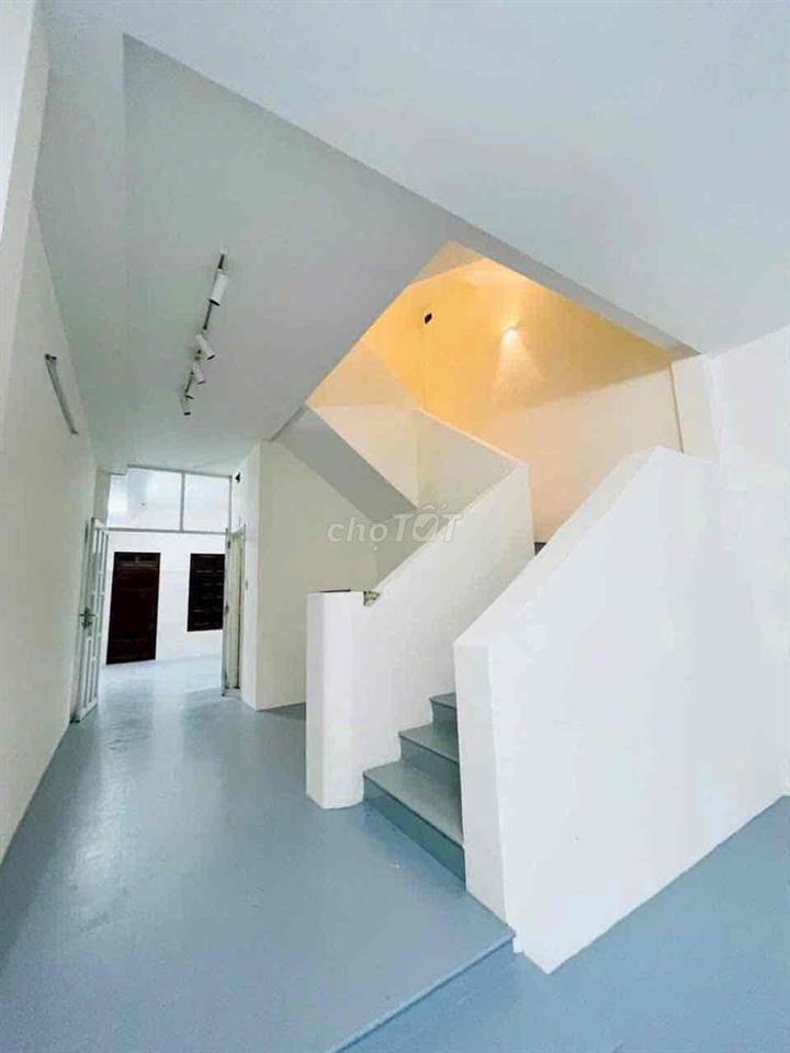 Cho thuê nhà 4 tầng MT Nguyễn Văn Linh Hải Châu