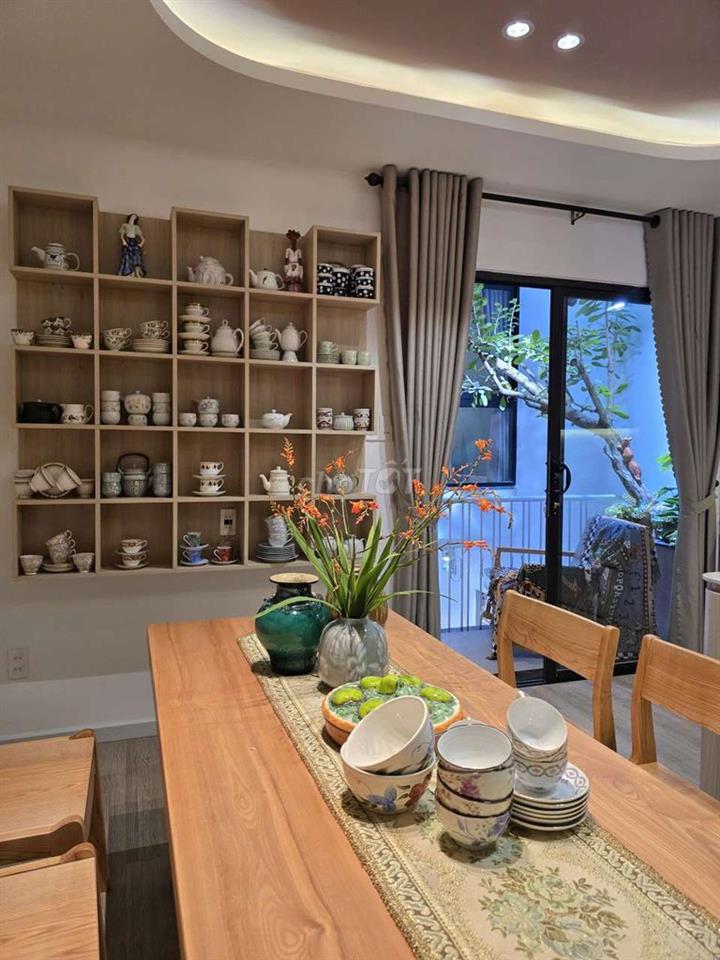CĂN HỘ MỚI XÂY BÊN BIỂN FULL NỘI THẤT