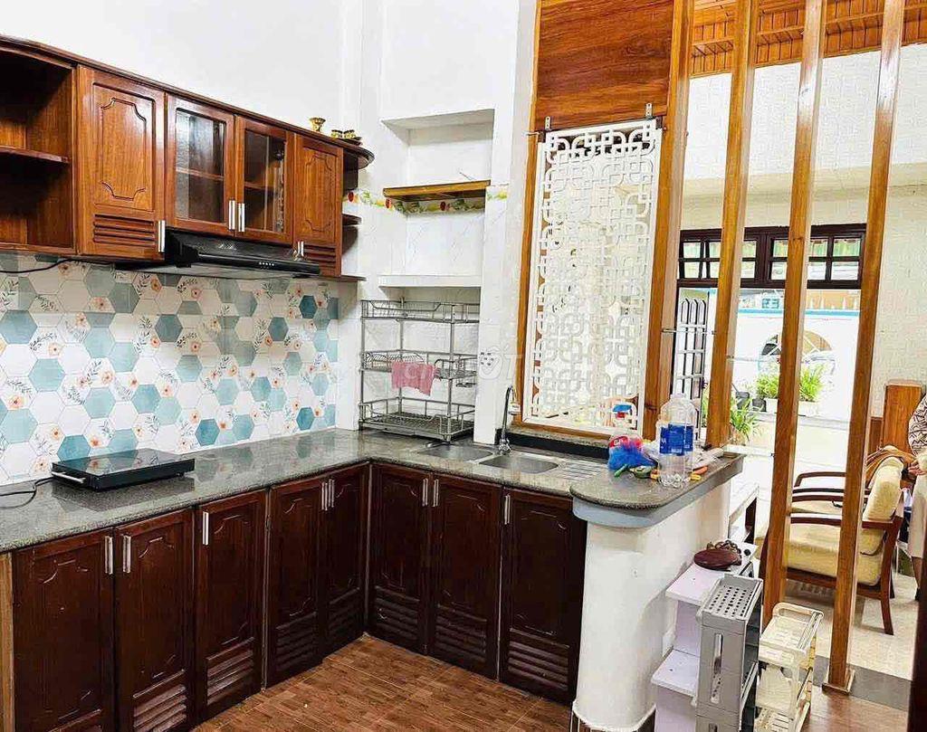 CHO THUÊ NHÀ C4 MT TẠ MỸ DUẬT   Diện tích : 90m Nhà có 2pn,2wc,sân để
