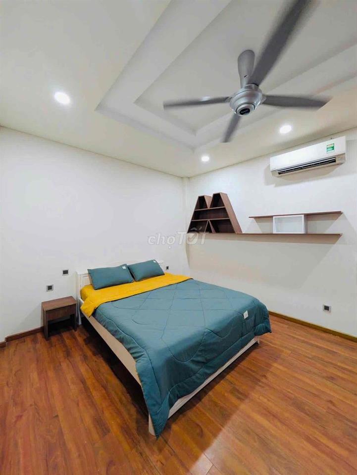 Cho thuê nhà Tạ Mỹ Duật – 3PN, 2WC – Giá 26 triệu/tháng  * Vị trí: Đườ